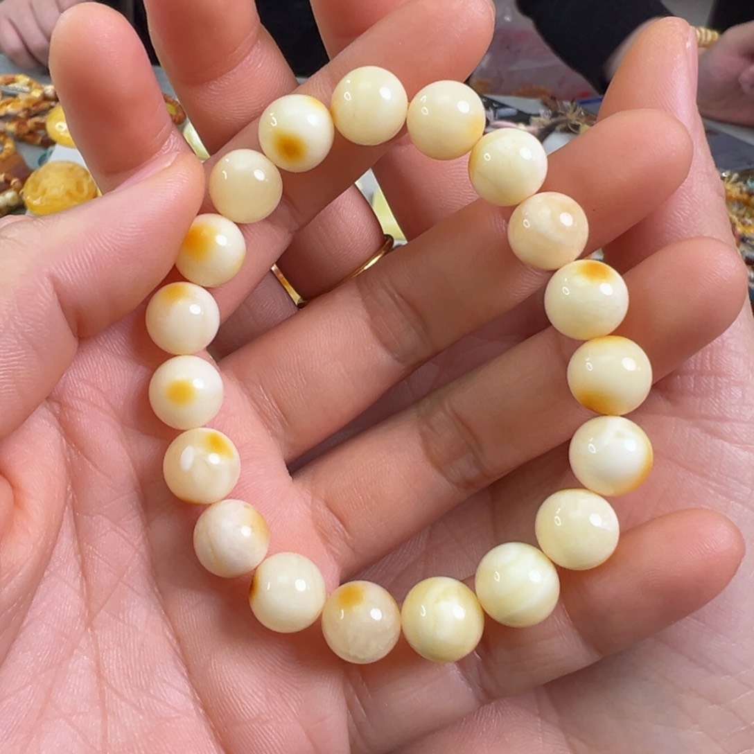 蜜蜡裸石未镶嵌蜜蜡