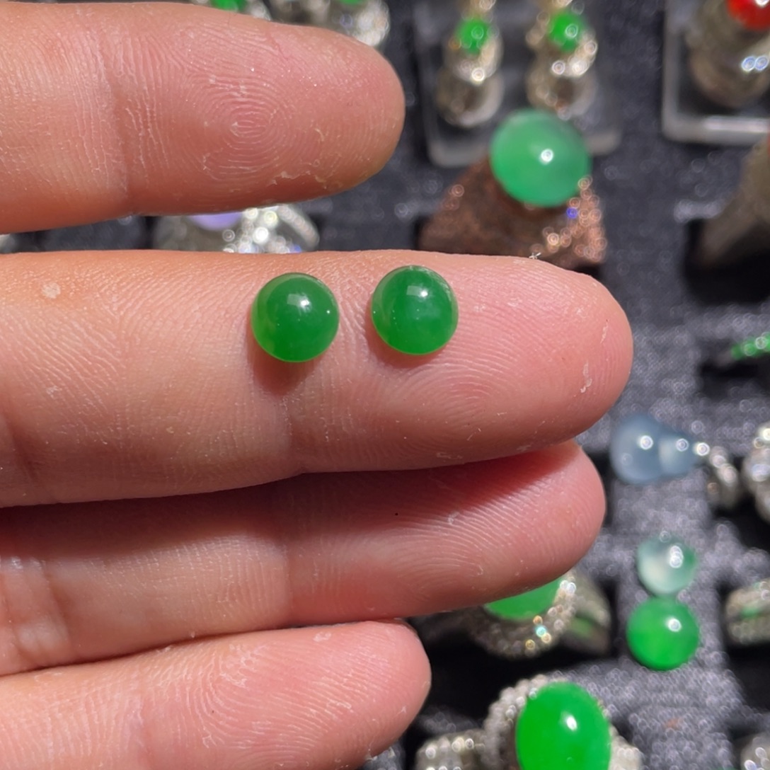 猫***猫翡翠配石辣阳绿耳钉