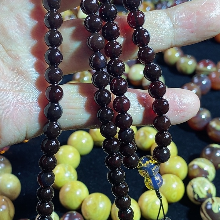 琥珀颈饰未镶嵌一