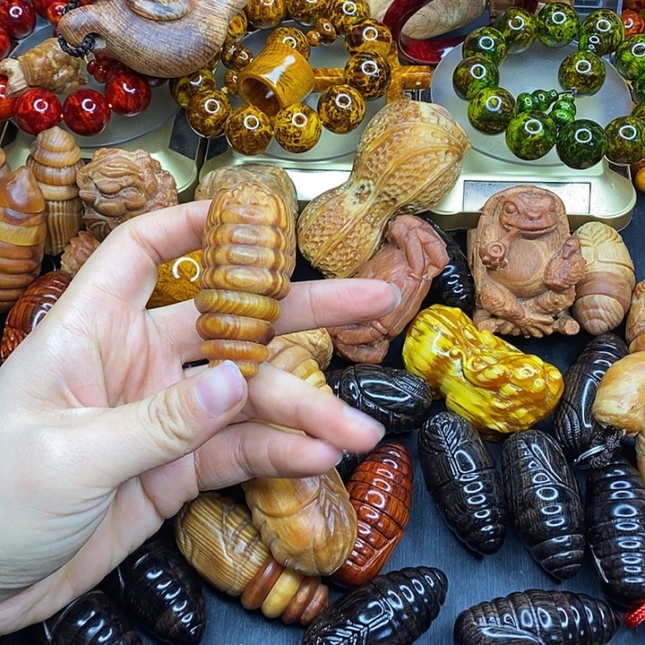 松木琥珀木文玩把件