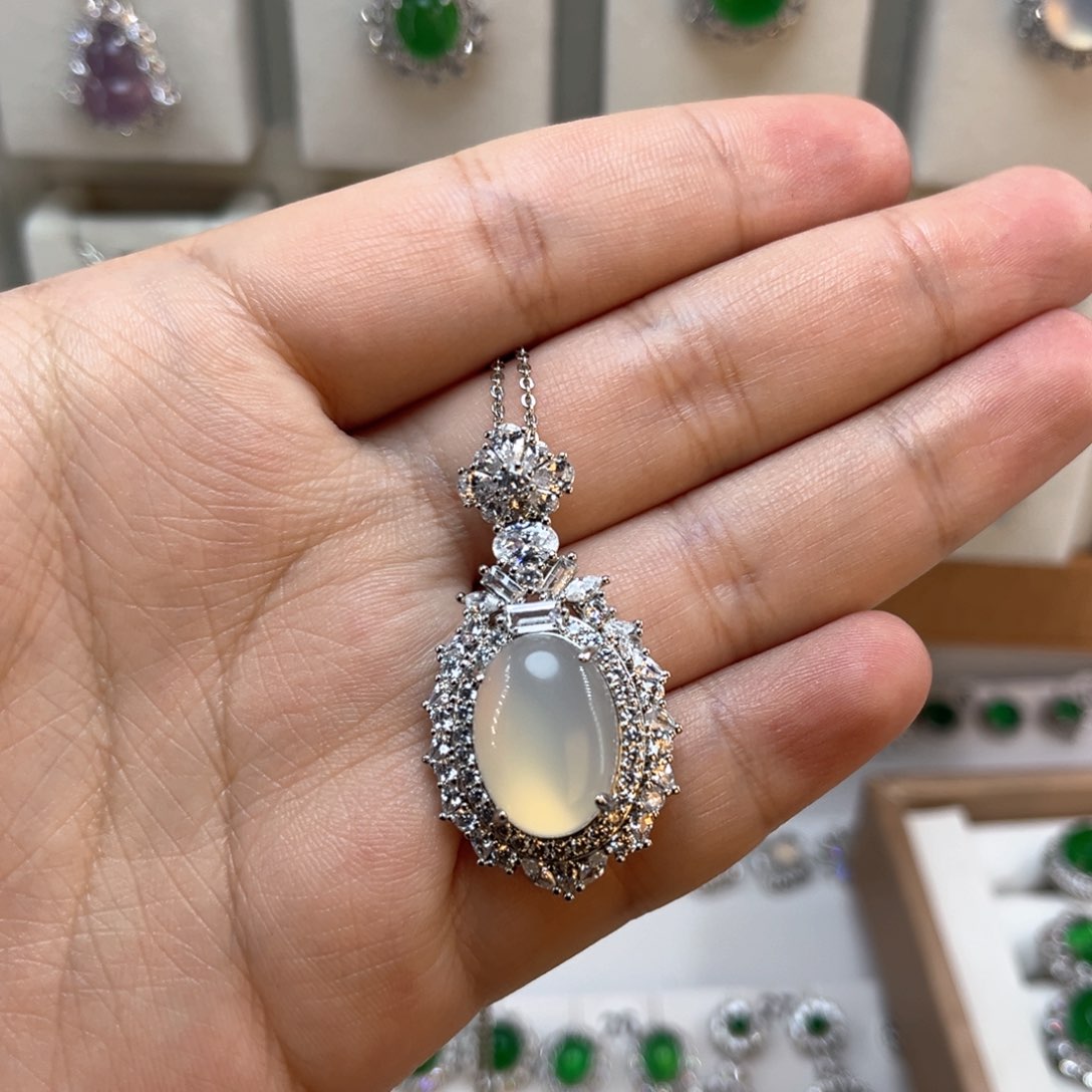 玛瑙/玉髓颈饰合金