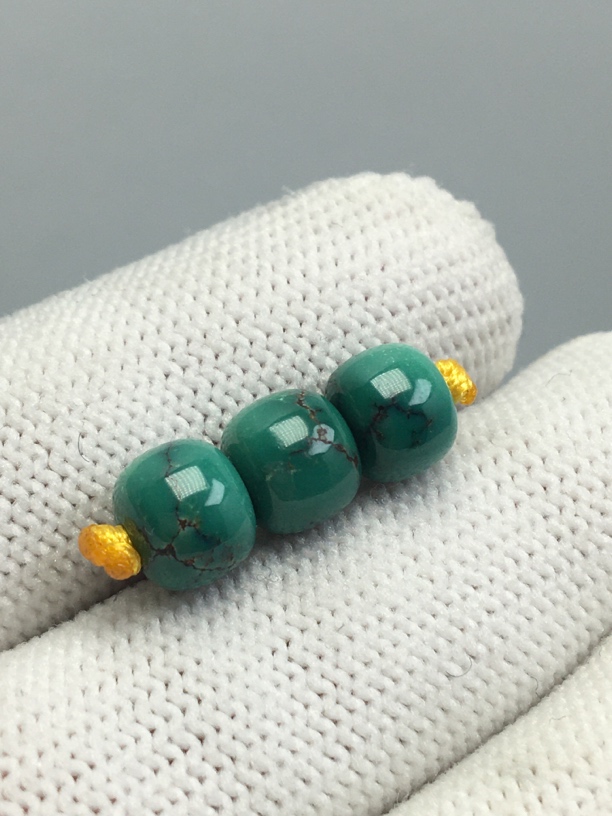 原矿高瓷绿松石网花套装，顶珠直径7.5，腰珠7.3左右