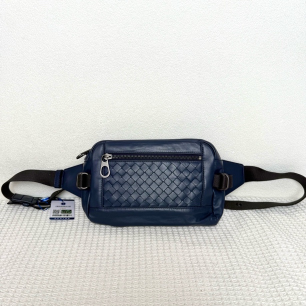 95新 BOTTEGA VENETA/葆蝶家 5827/男士时尚蓝色全皮编织腰包