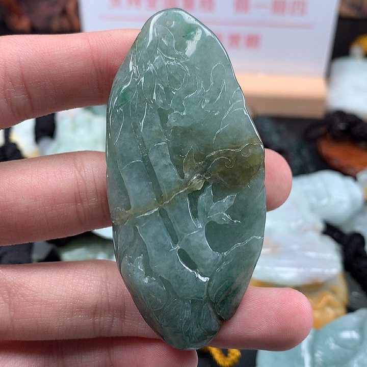 翡翠未镶嵌颈饰天然保真a货