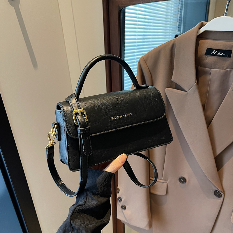 新款复古时尚单肩斜挎手提高级感女士小方包轻奢女包