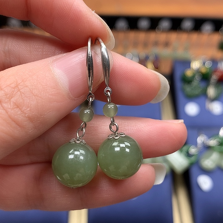 和田玉银S925镶嵌耳饰12左右晴水色