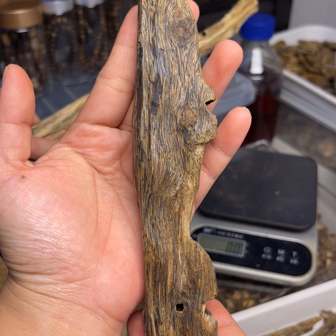 沉香碎屑沉香奇楠沉香熏香黑珍珠虫漏30克