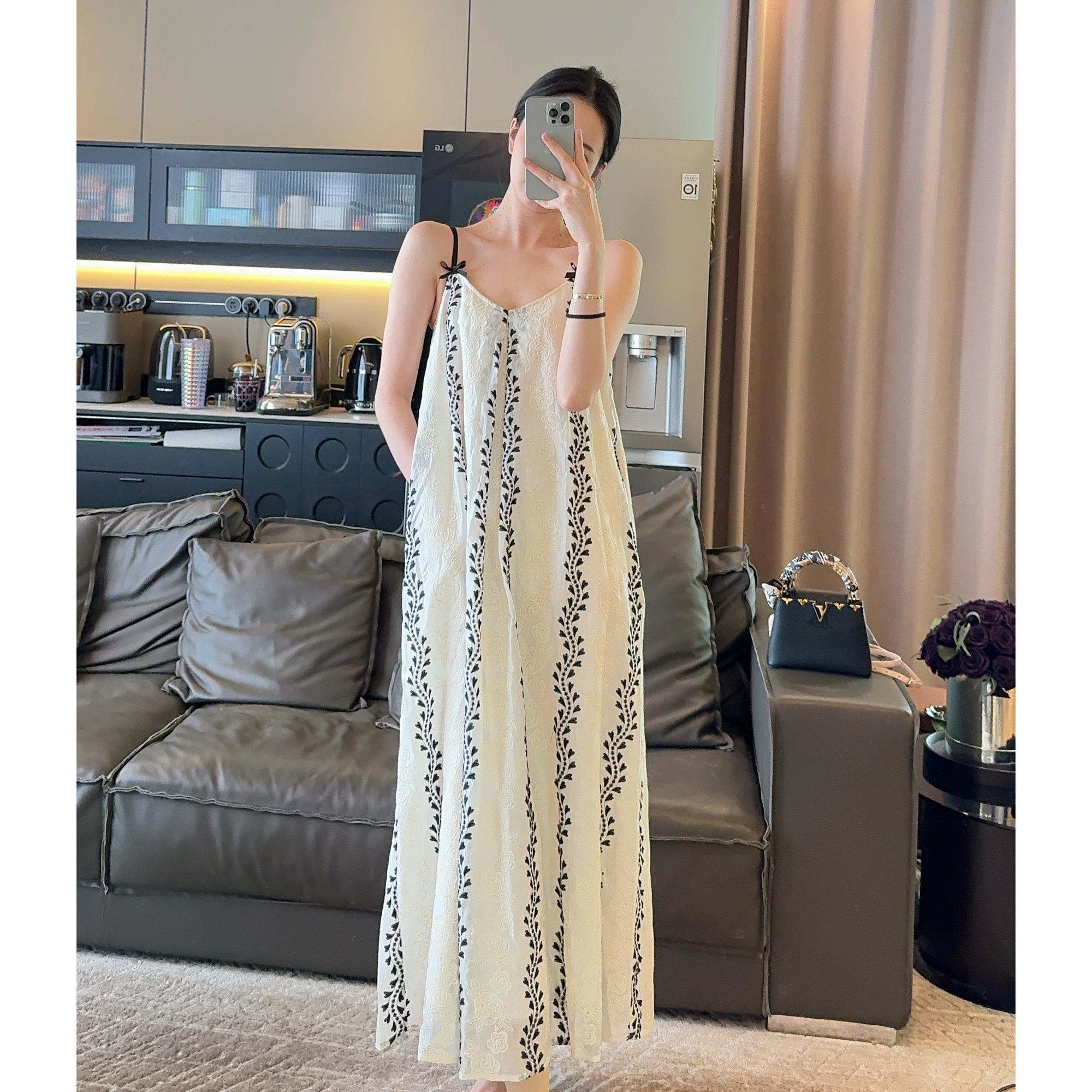 Zwinnie/詹维尼【黑白绣花吊带裙】松弛感绣花显瘦裙子 GZC202445