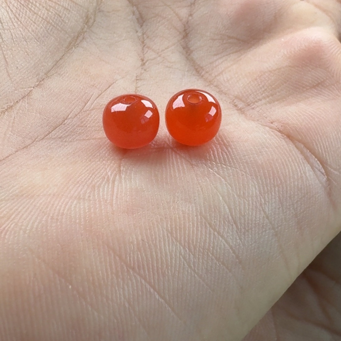 傲***云南红玛瑙未镶嵌老型8.0/8.1*6.7