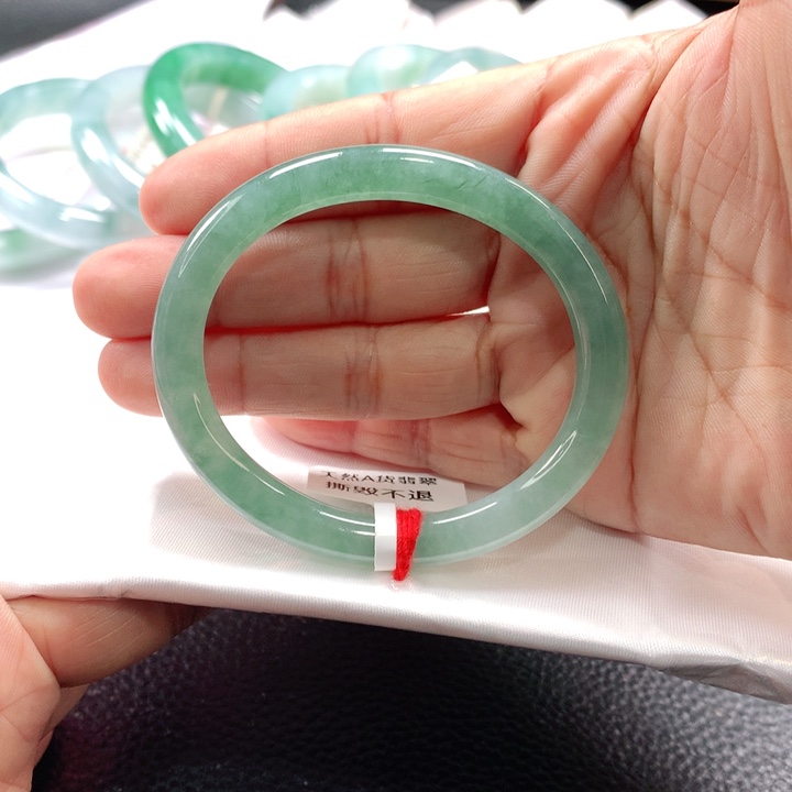 翡翠手镯未镶嵌53535353