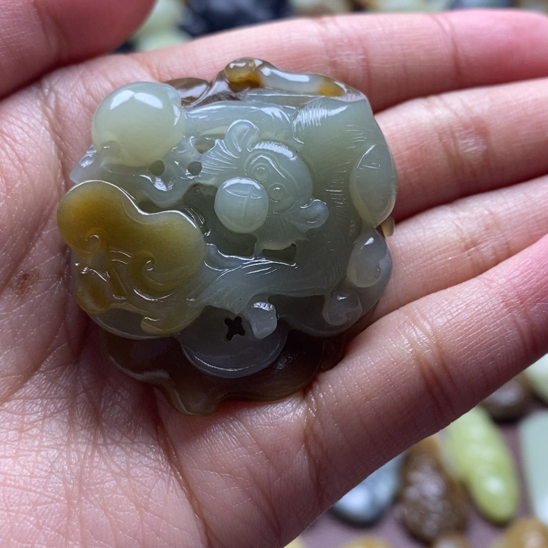 吊坠(不含链)未镶嵌和田玉（糖玉）
