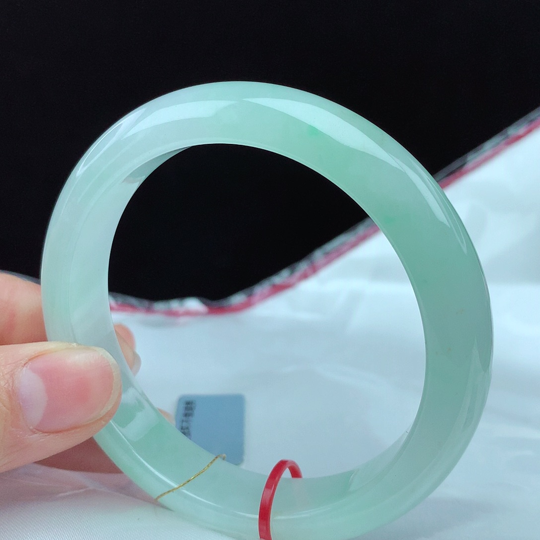 翡翠手镯未镶嵌57圈0555