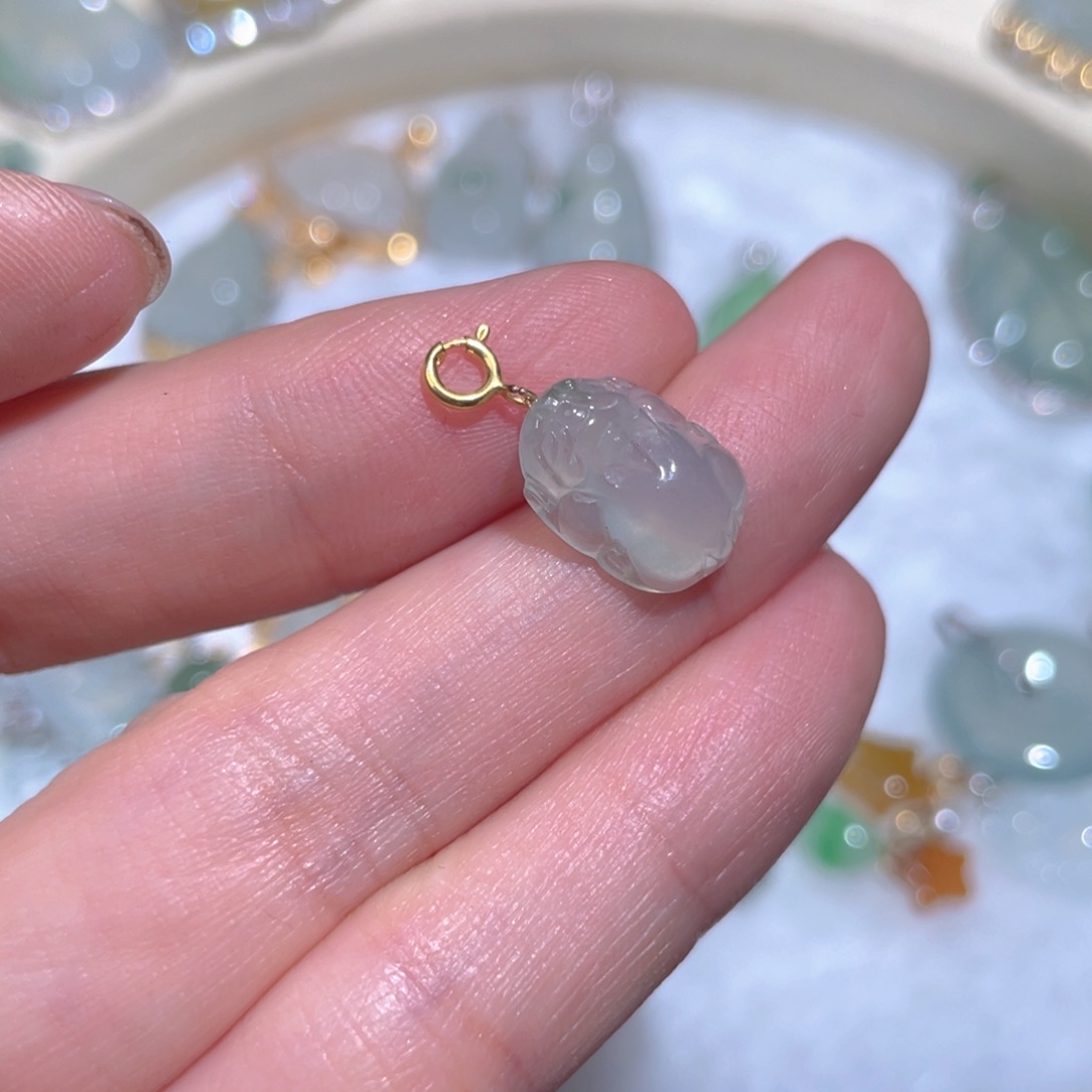 翡翠颈饰18K金镶嵌翡翠