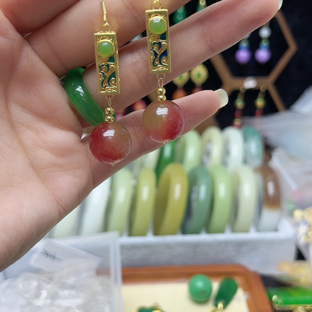 翡翠未镶嵌耳饰西瓜