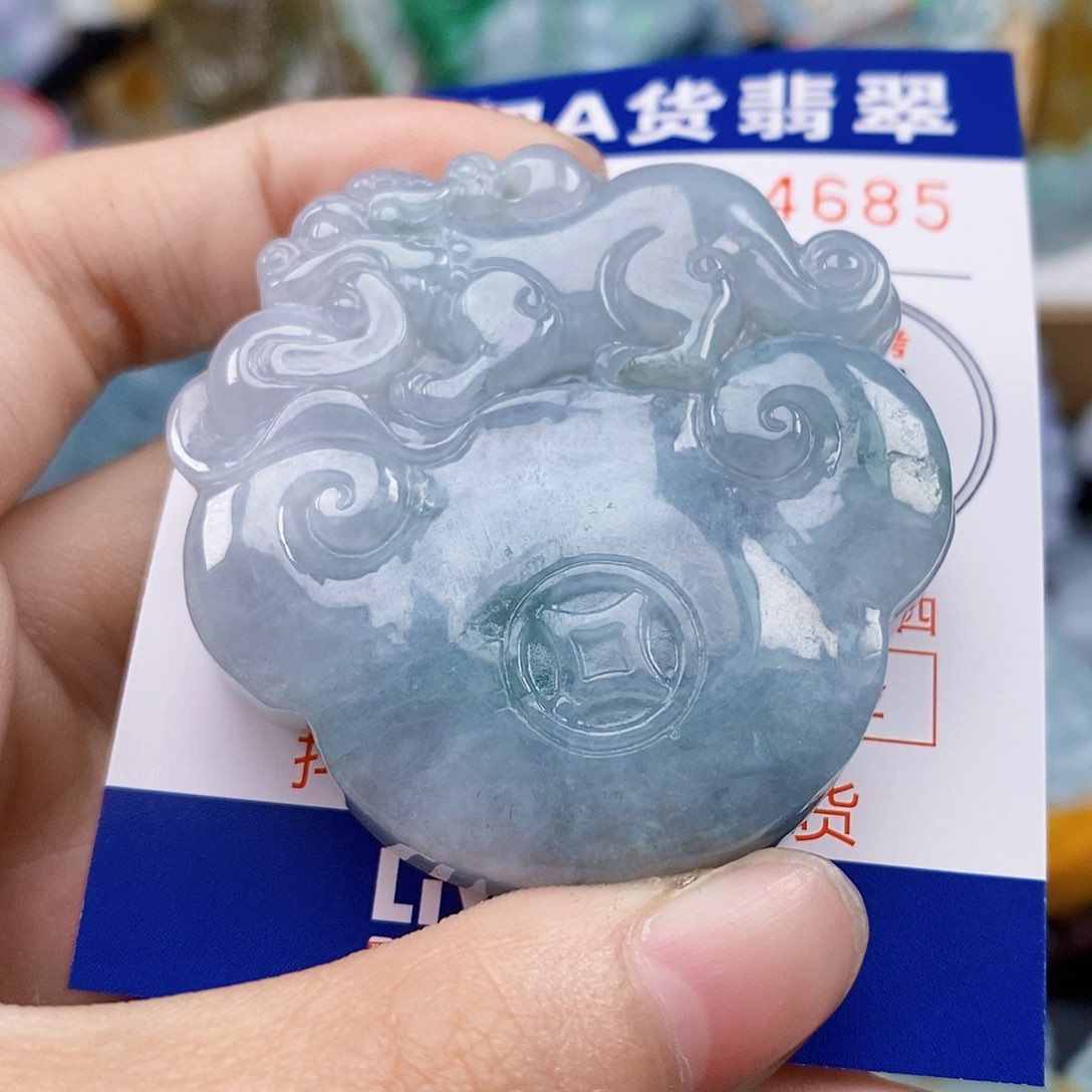 吊坠(不含链)未镶嵌翡翠