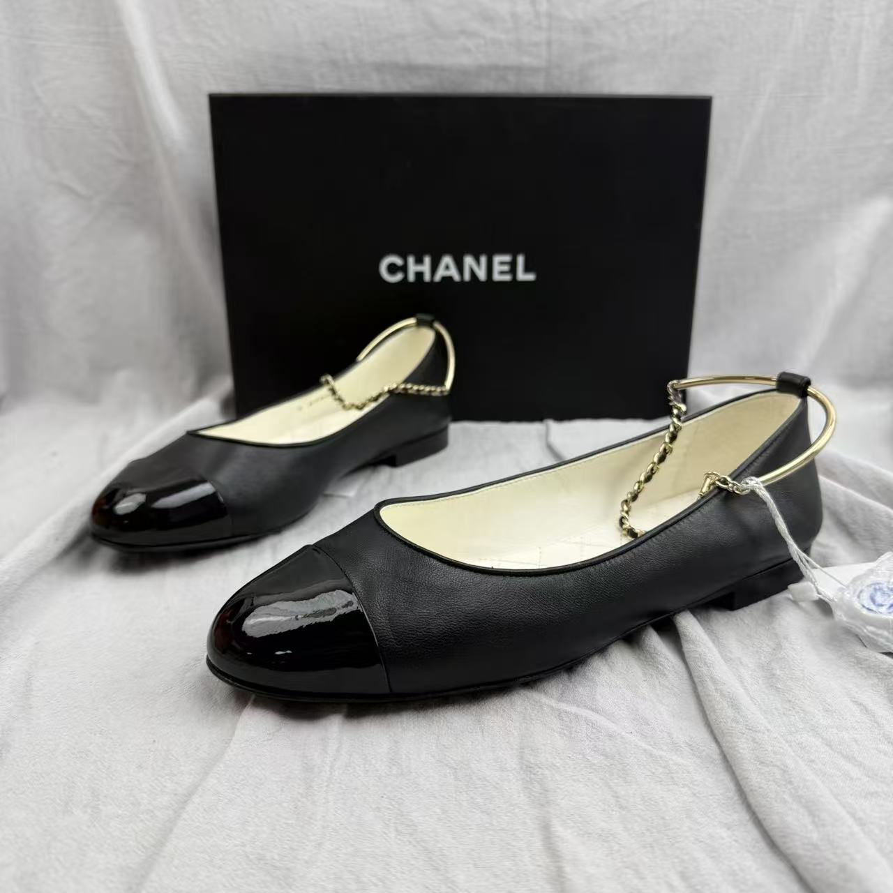 未使用 Chanel/香奈儿 38码/黑金皮穿链平底芭蕾鞋2055