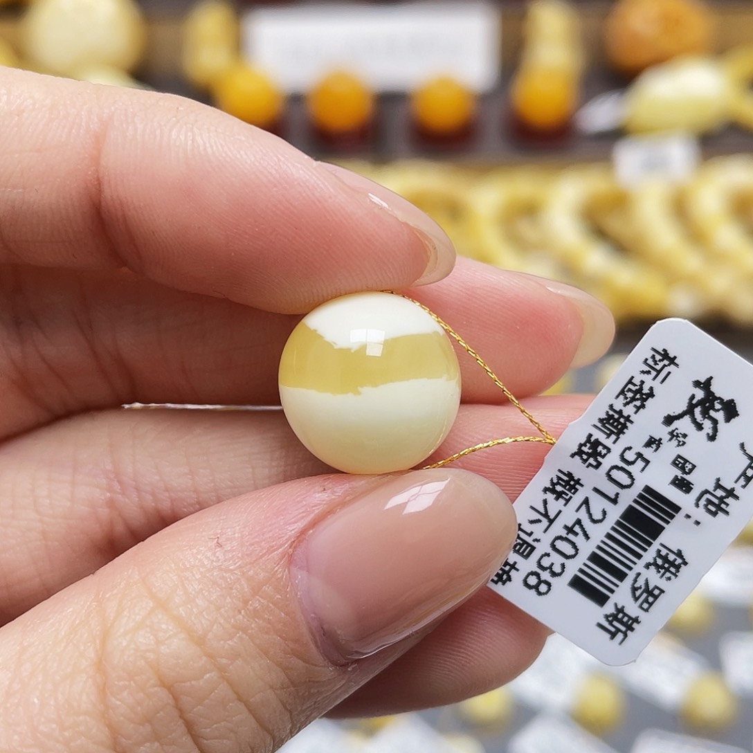 琥珀裸石未镶嵌蜜蜡圆珠13.5mm