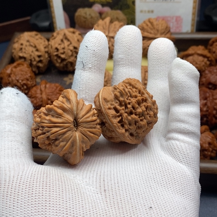 胖***虎文玩核桃吊坠2号车