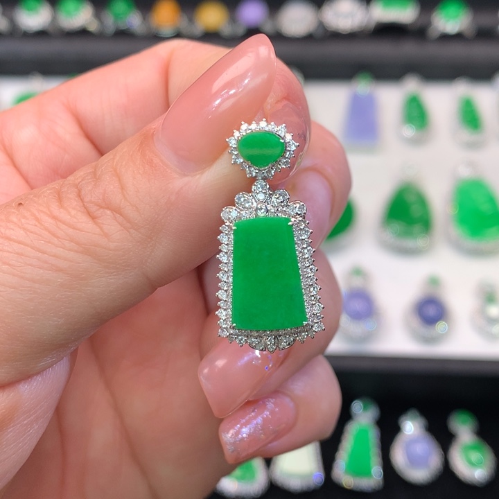 翡翠吊坠(不含链)18K金镶嵌