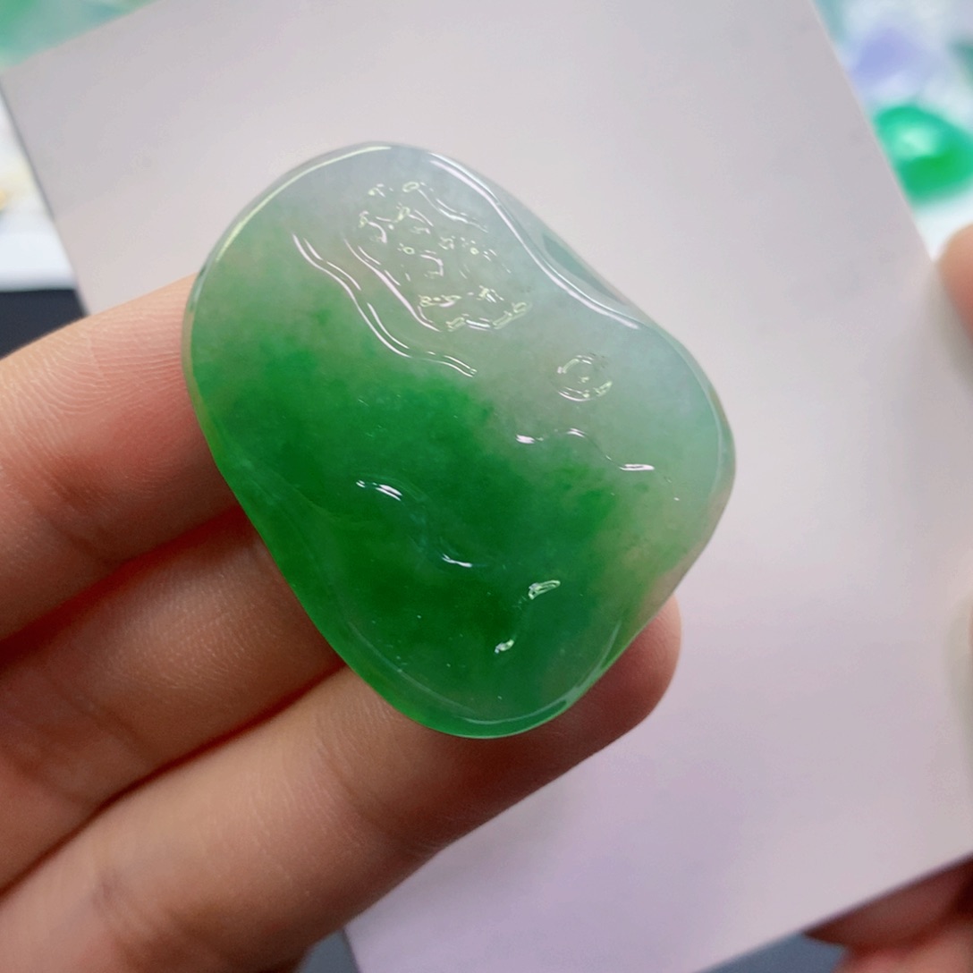 【闪购商品】翡翠吊坠(不含链)未镶嵌潘****e