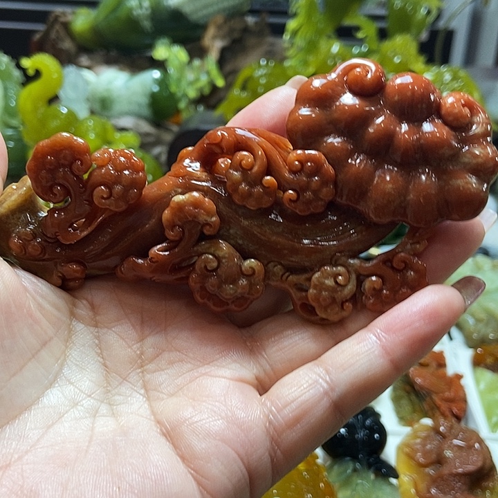 桂***香岫玉合金珠宝奇石