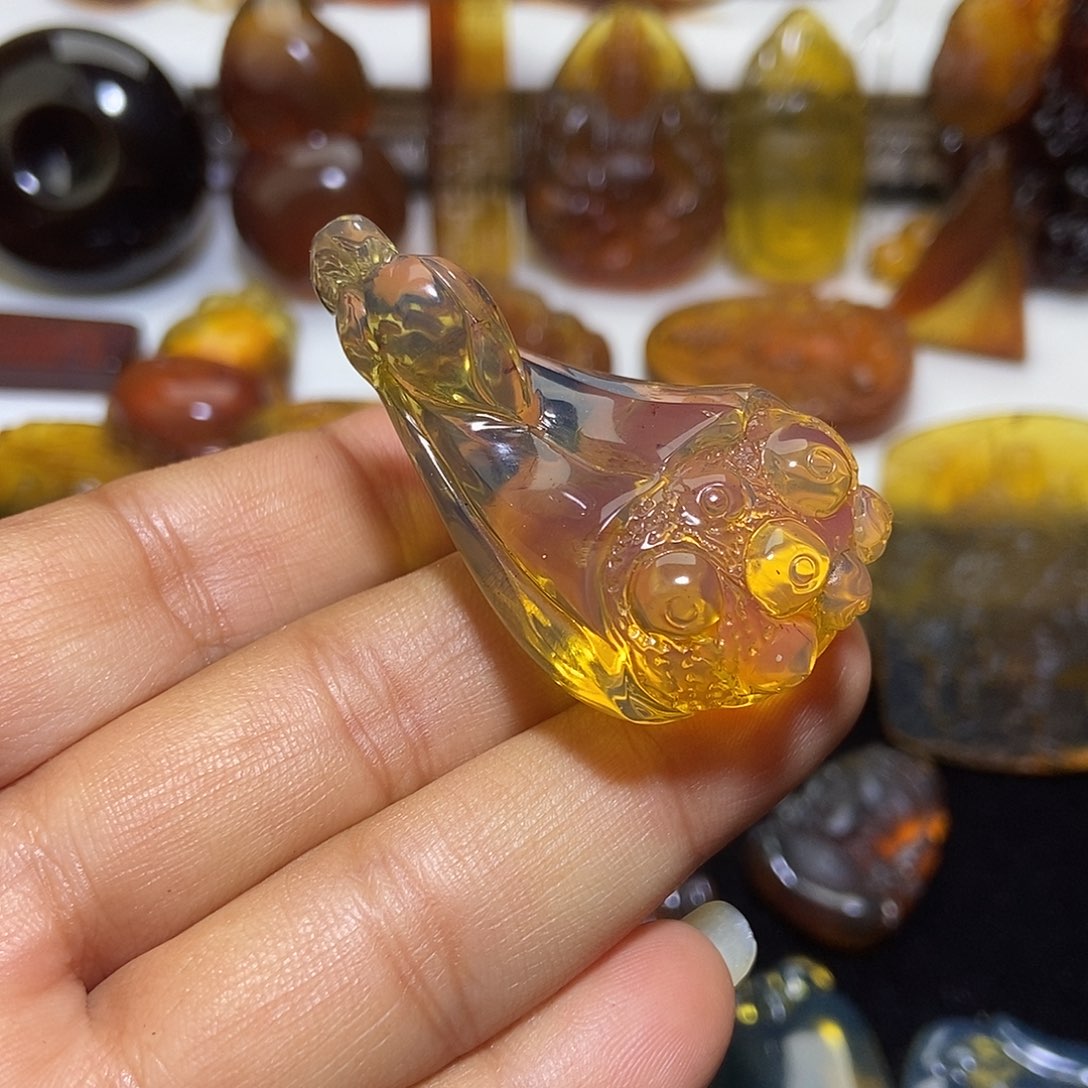 琥珀未镶嵌颈饰缅甸天然琥珀吊坠