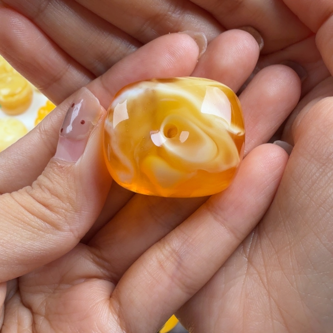 琥珀未镶嵌颈饰纯天然琥珀蜜蜡无优化