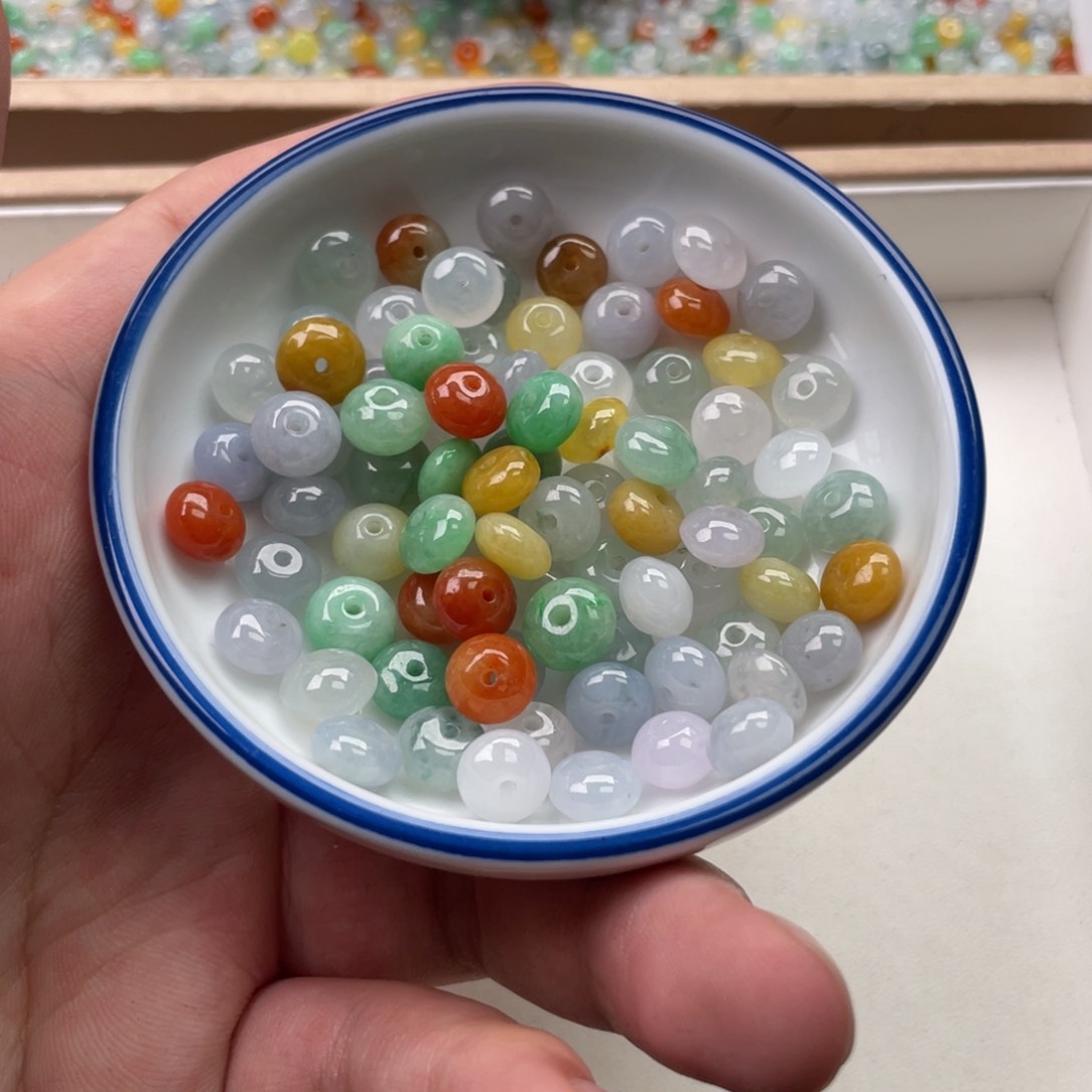 颈饰未镶嵌翡翠15一颗