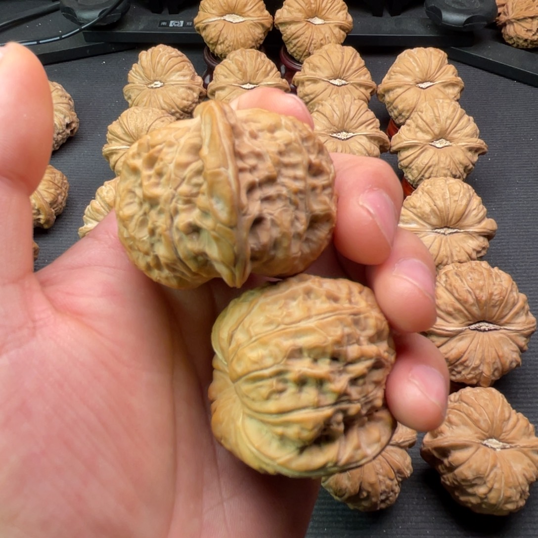 是***啊文玩核桃吊坠南瓜墩打底 非质量问题不退不换