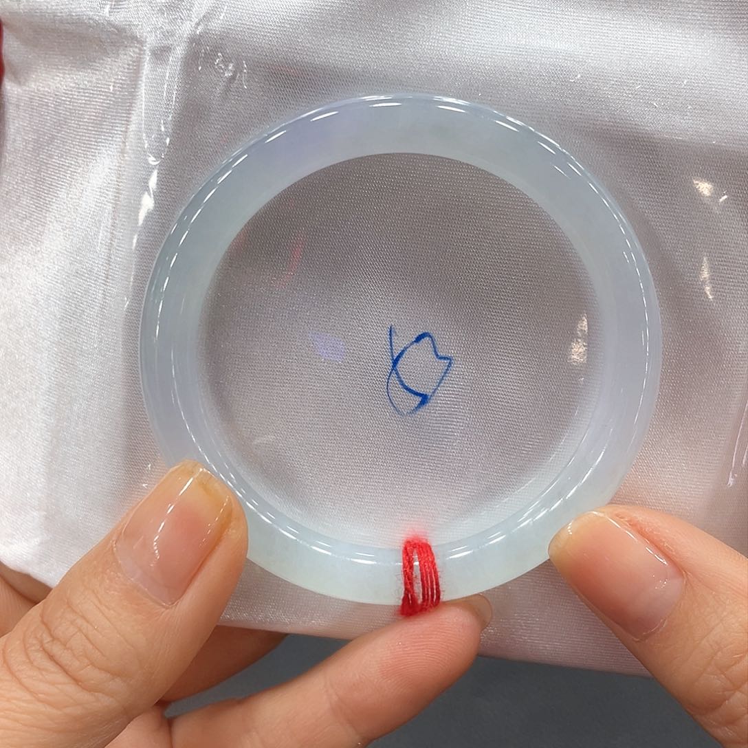 翡翠手镯未镶嵌翡翠手镯