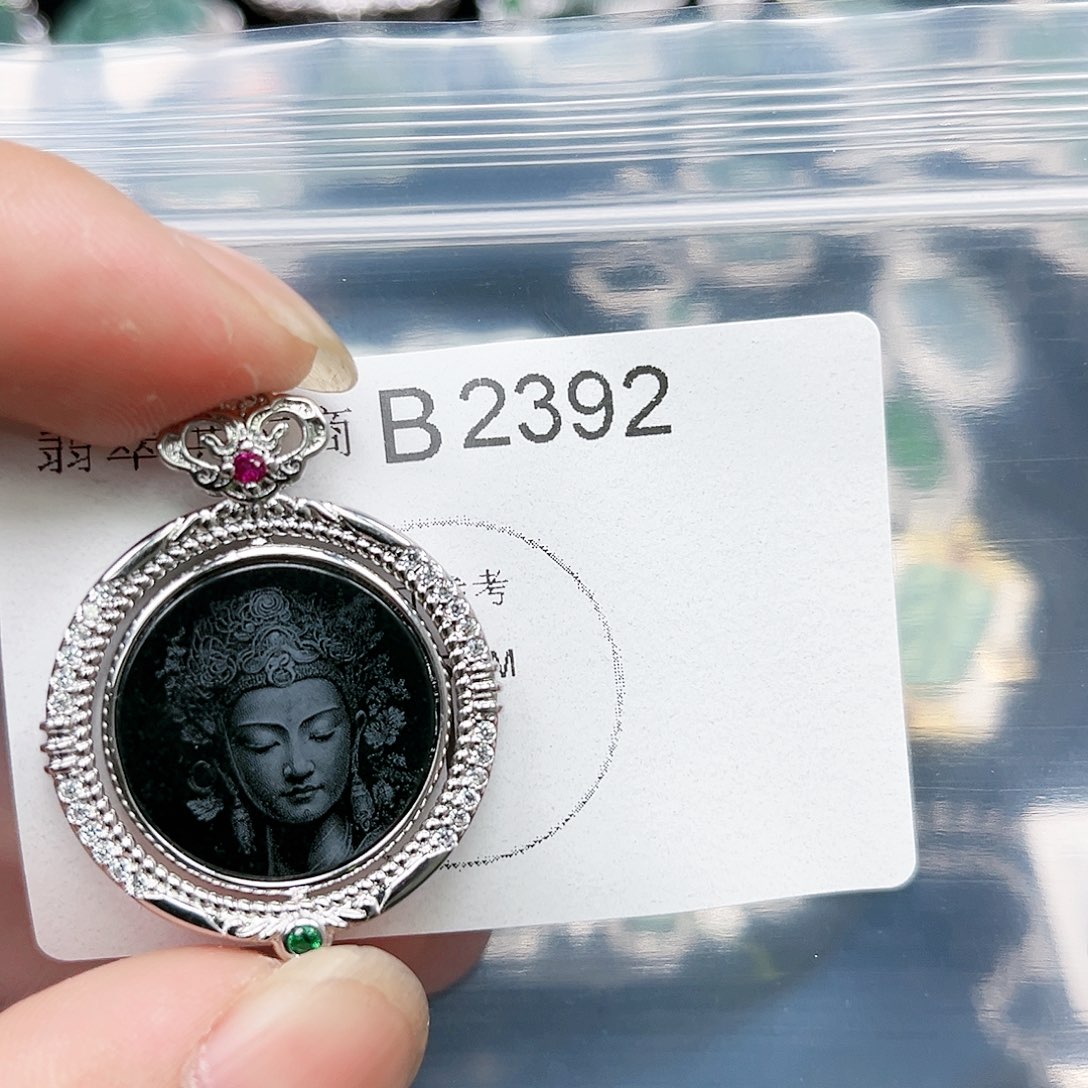 翡翠颈饰未镶嵌翡翠2392