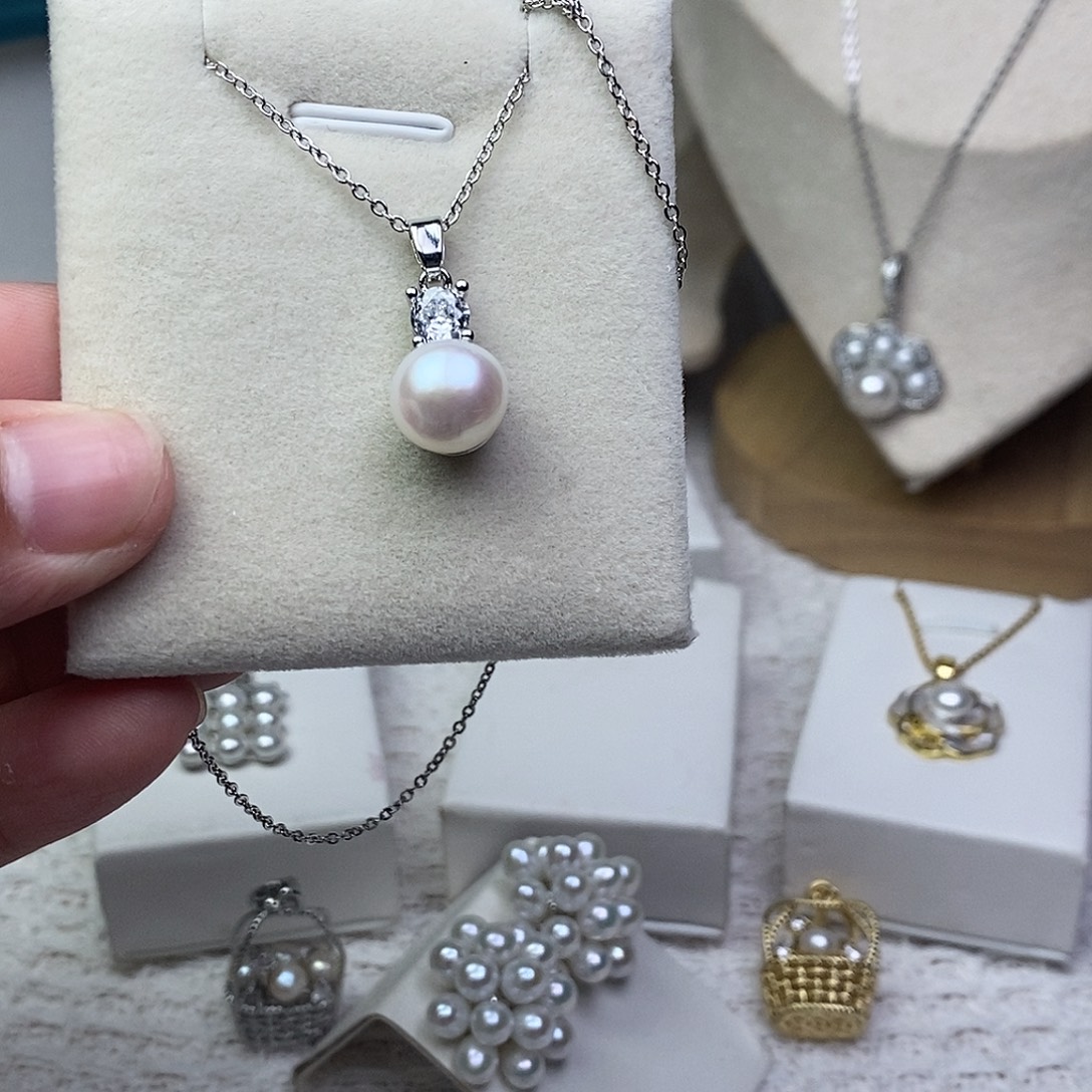 银S925镶嵌耳饰淡水珍珠