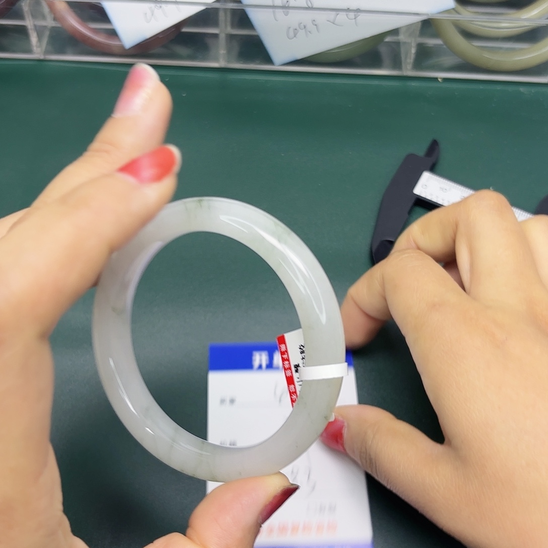 石英质玉未镶嵌手镯44/5758