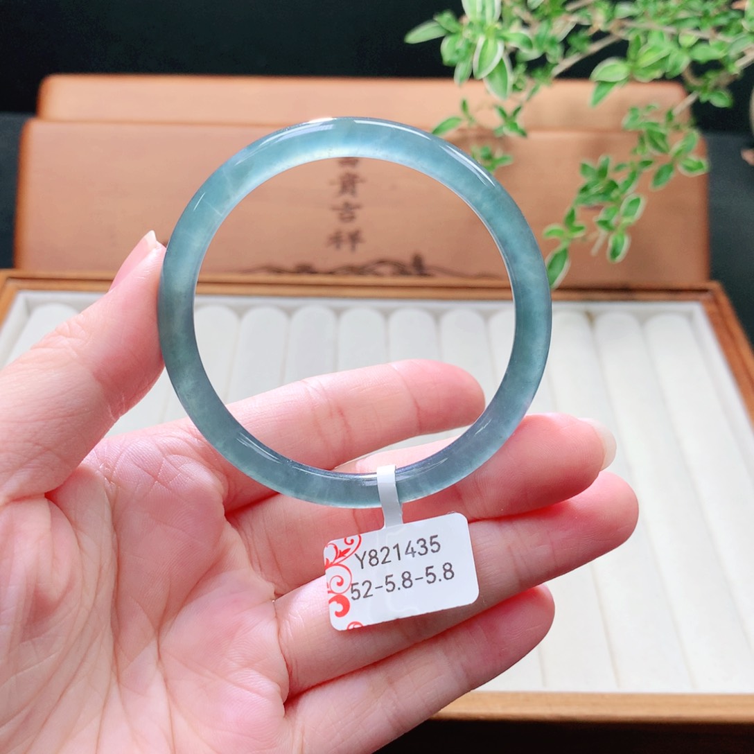 未镶嵌手镯（圆镯）翡翠