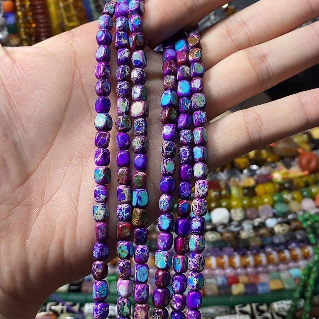 石英质玉未镶嵌，紫罗兰帝皇松方糖6mm，