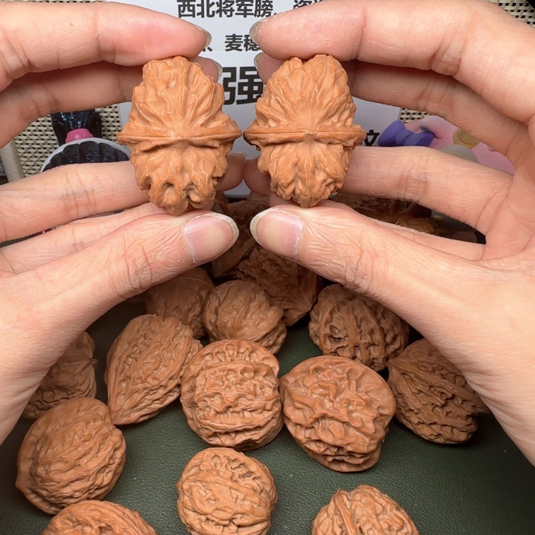 文玩核桃吊坠犇****牛J方块33+