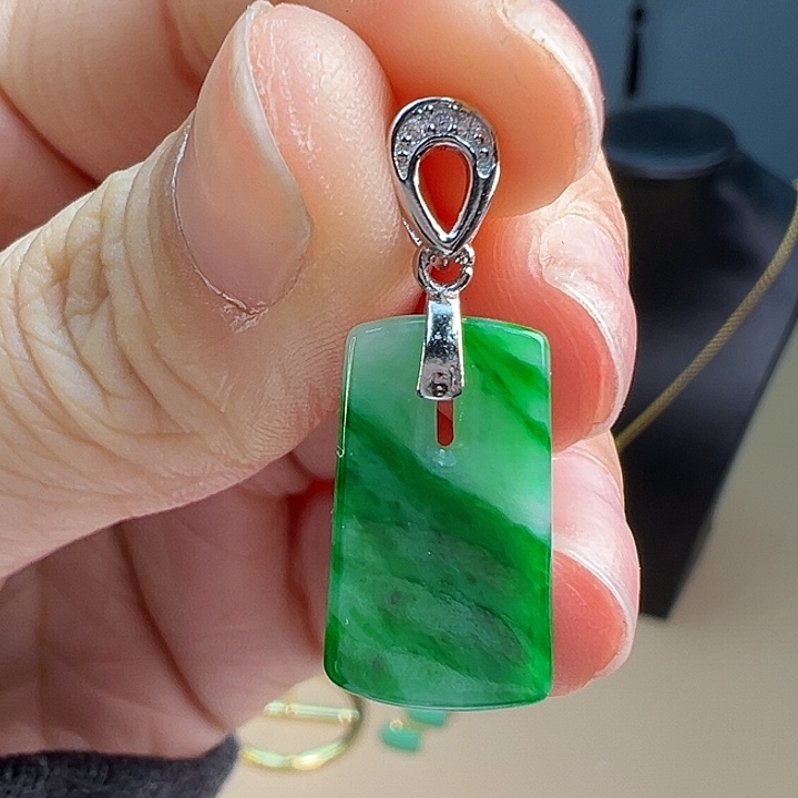 翡翠颈饰银S925镶嵌吊坠