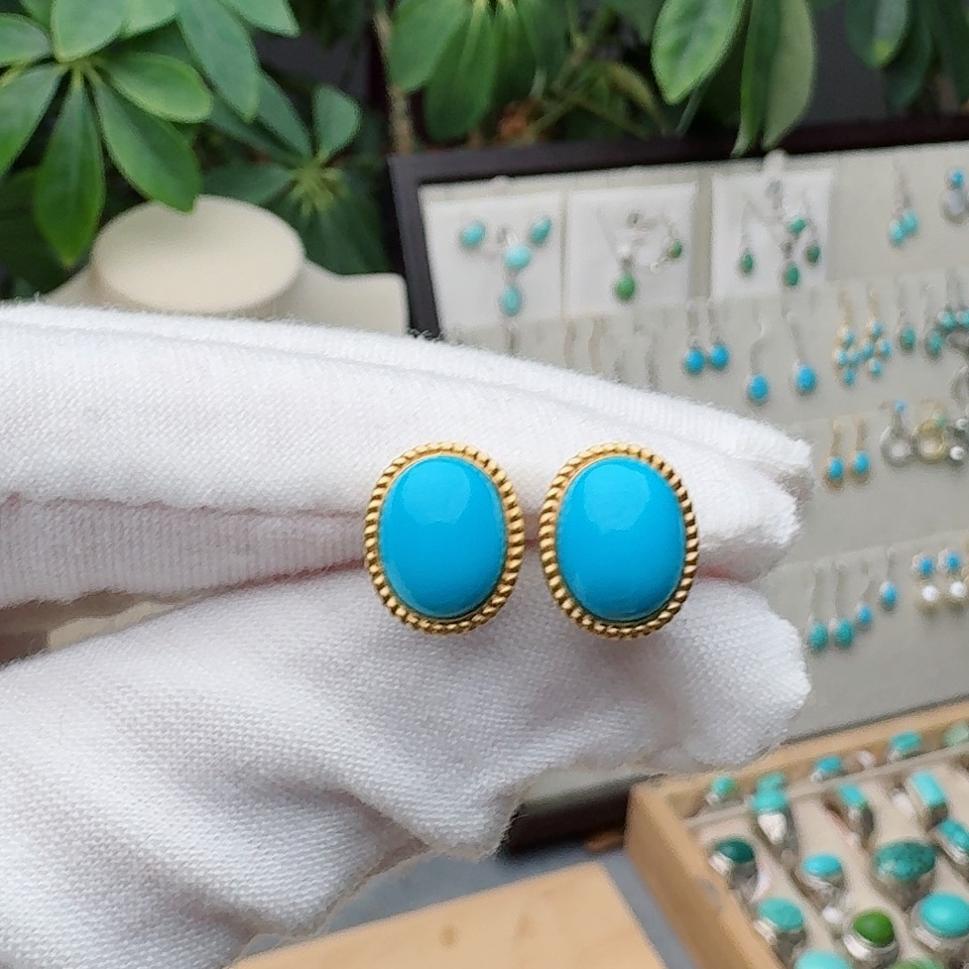 绿松石18K金镶嵌耳饰耳钉