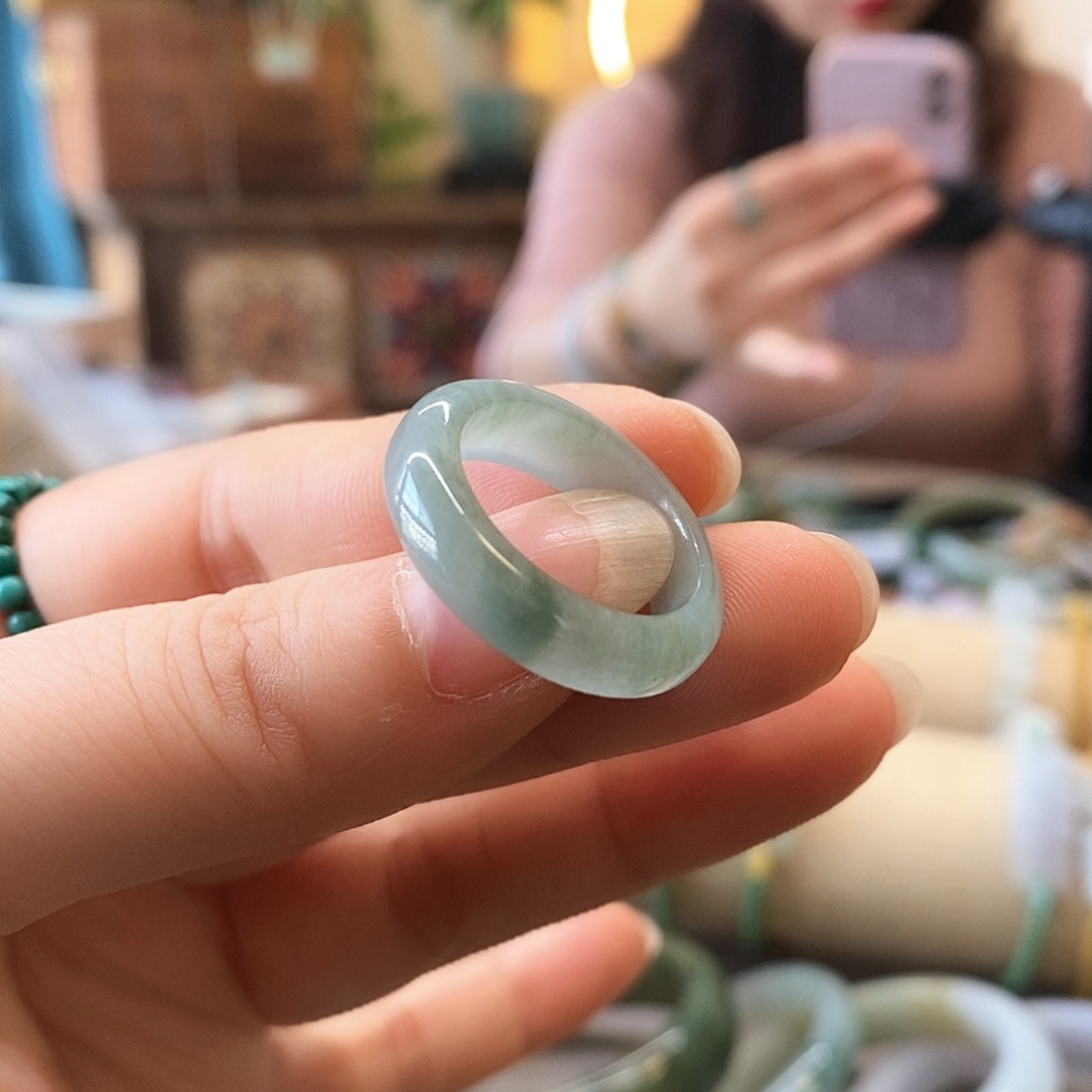 翡翠戒指未镶嵌翡翠戒指