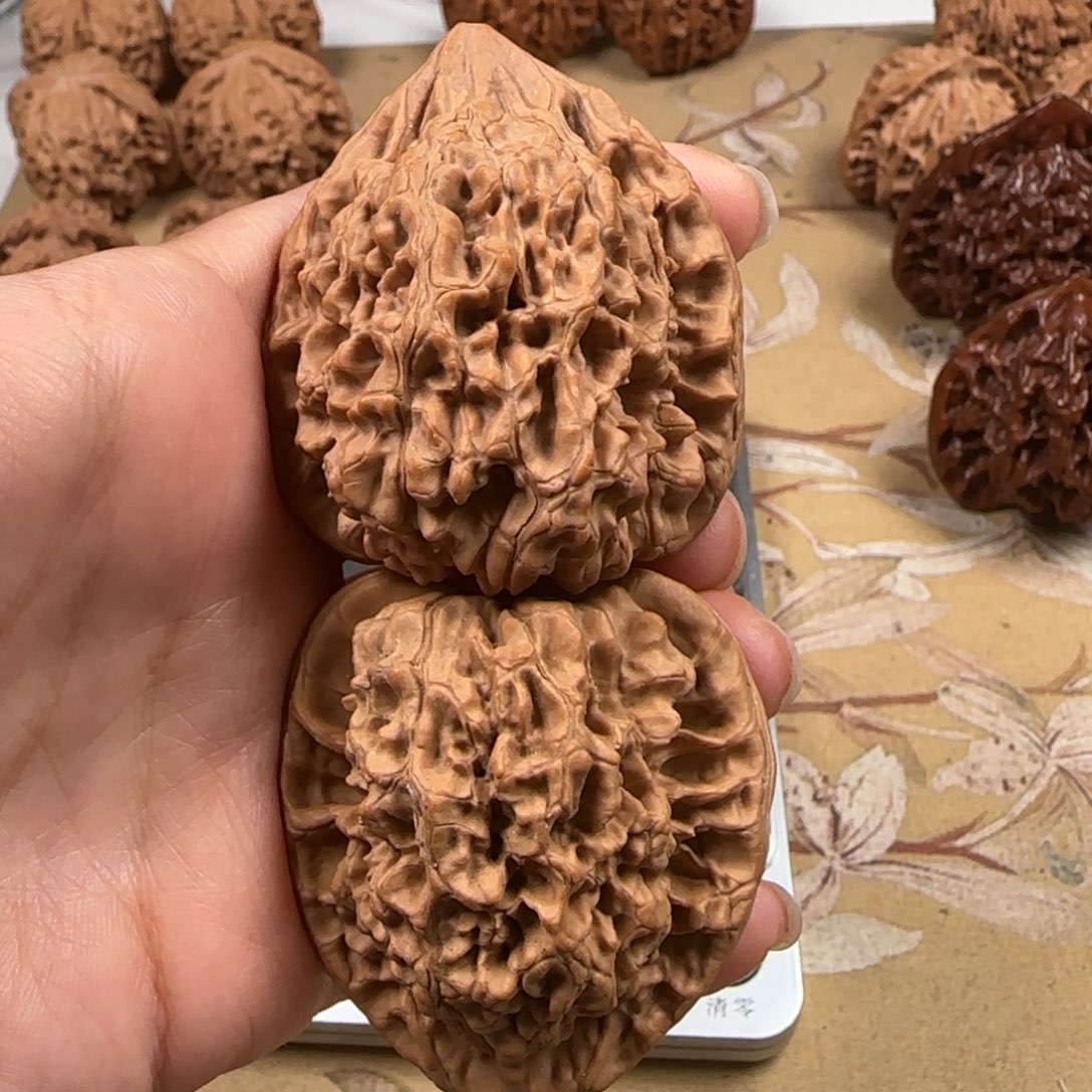 文玩核桃吊坠山地高官44-30