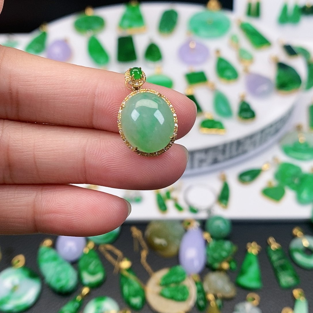 翡翠吊坠(不含链)18K金镶嵌从**步