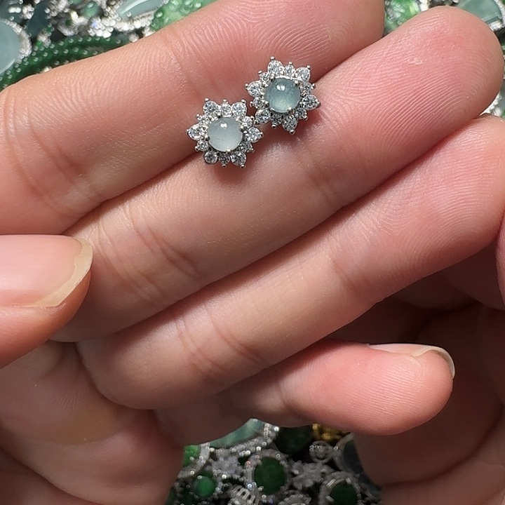 翡翠未镶嵌颈饰天然A货翡翠放漏