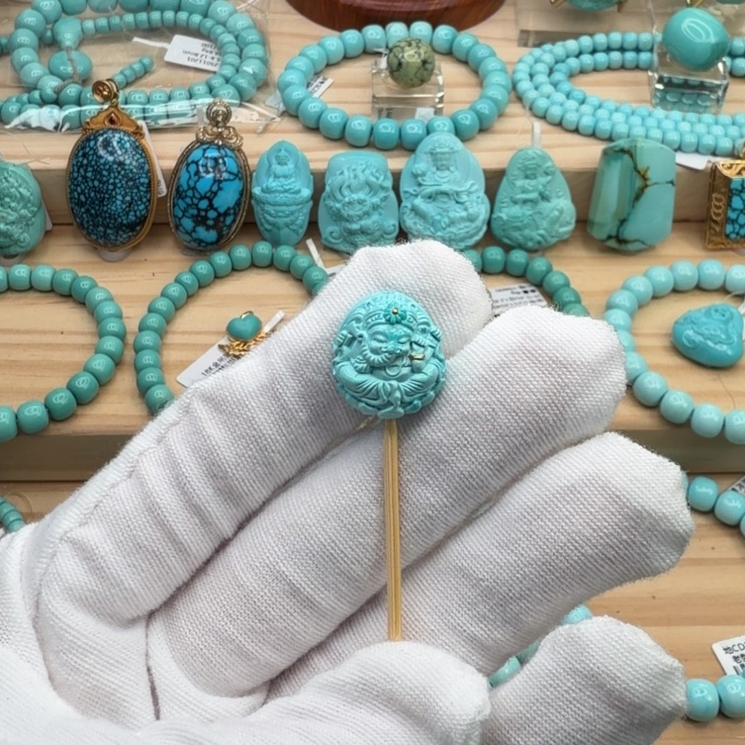 绿松石未镶嵌珠宝奇石