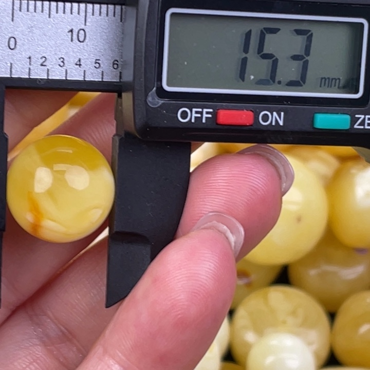 蜜蜡未镶嵌裸石288微瑕