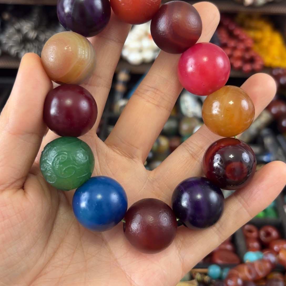 尉***飞玛瑙/玉髓颈饰未镶嵌