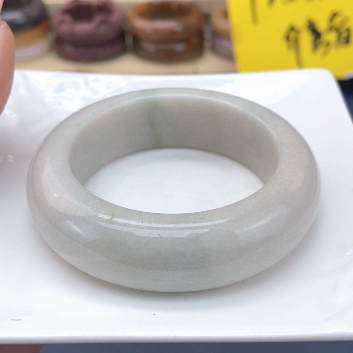 【闪购商品】石英质玉手镯未镶嵌