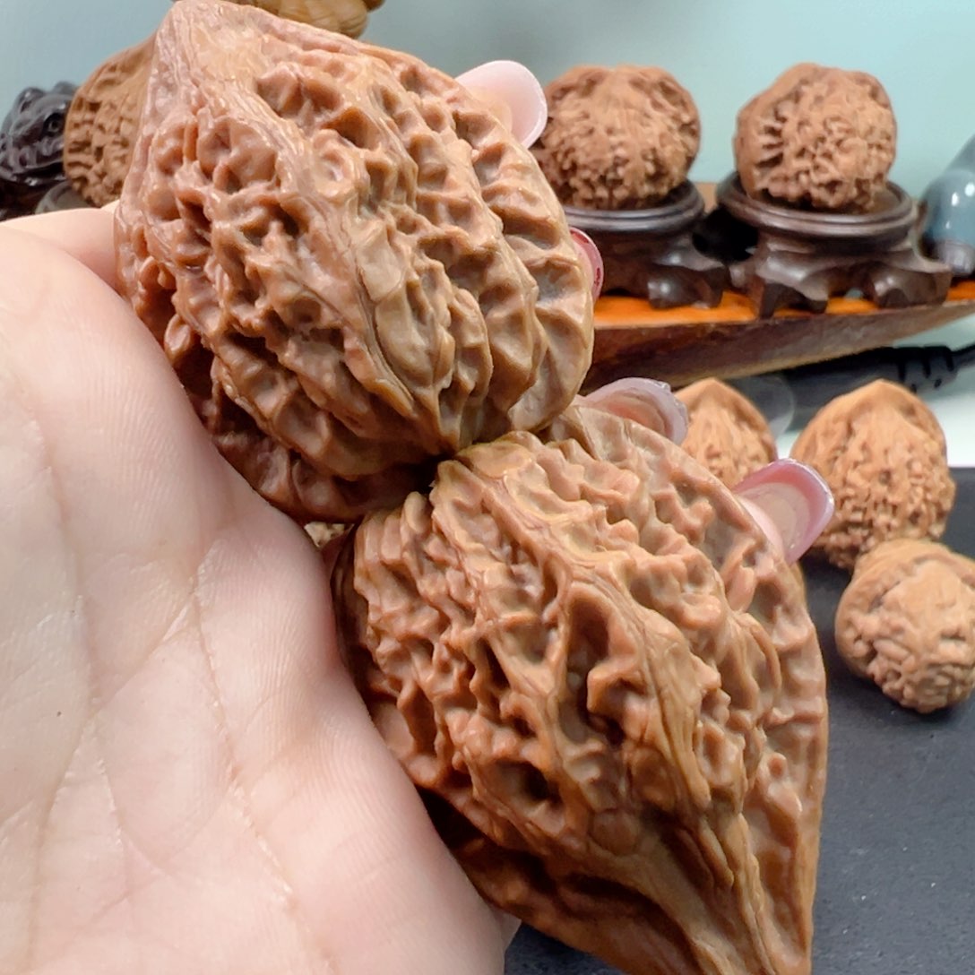 文玩核桃把件大*王红樱枪手把件