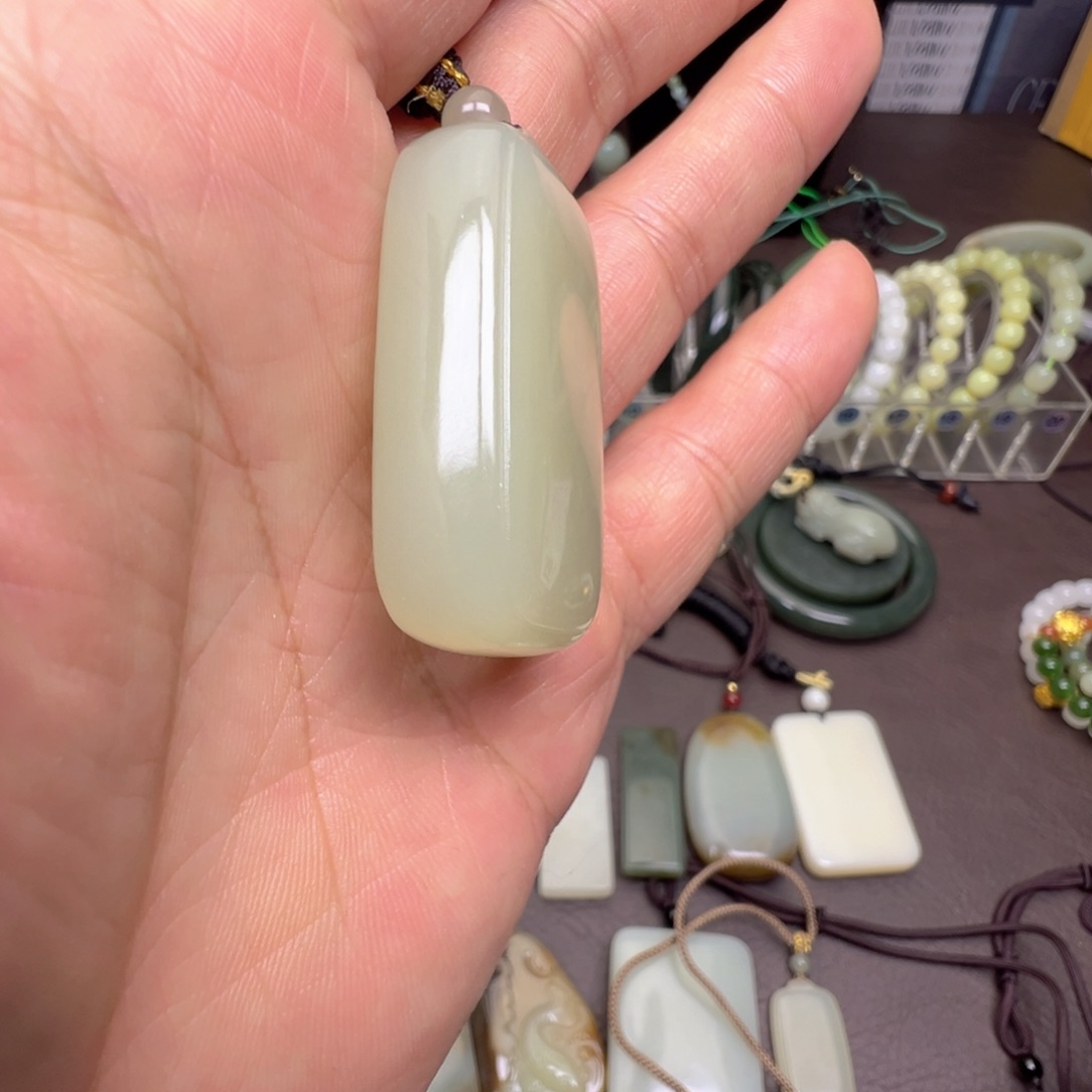 和田玉未镶嵌颈饰和田玉青海料晴水色平安无事牌厚装牌