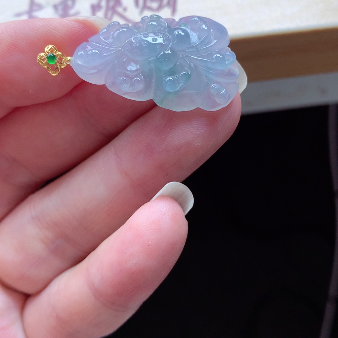 翡翠颈饰18K金镶嵌吊坠