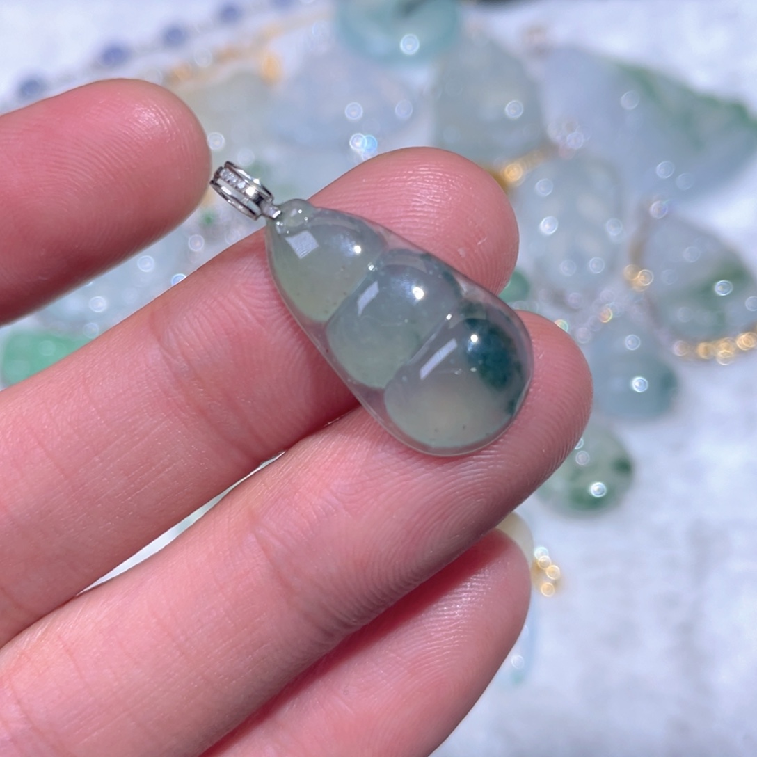 翡翠18K金镶嵌颈饰翡翠